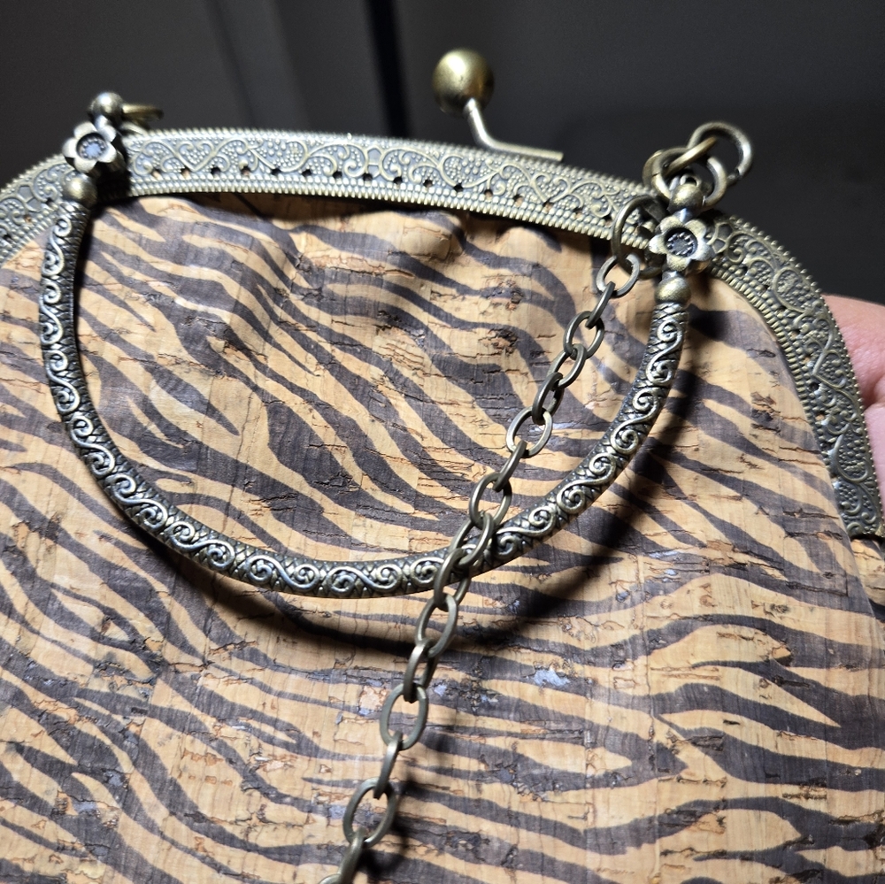 Tiger Cork Kisslock Clutch From Portugal - Picture 5 of 6
